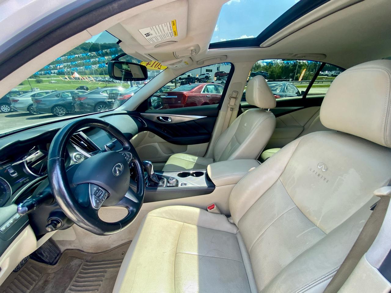 Infiniti Q50 4dr Sdn Premium AWD 2014