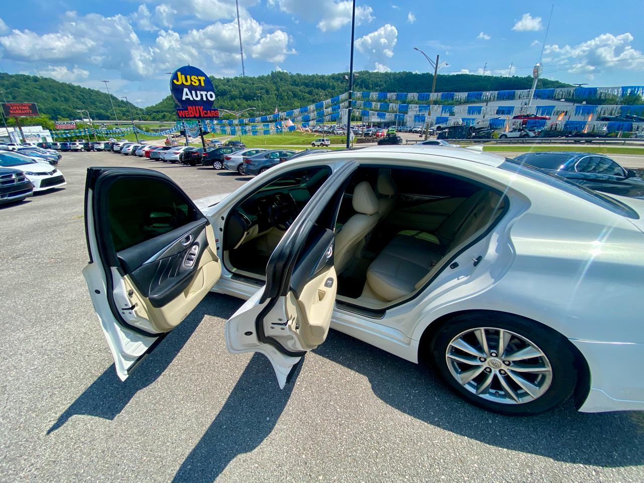 Infiniti Q50 4dr Sdn Premium AWD 2014