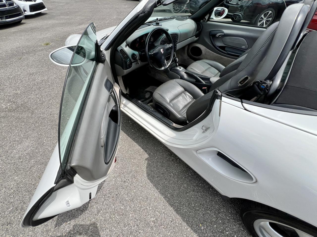 Porsche Boxster 2dr Roadster Tiptronic 2002