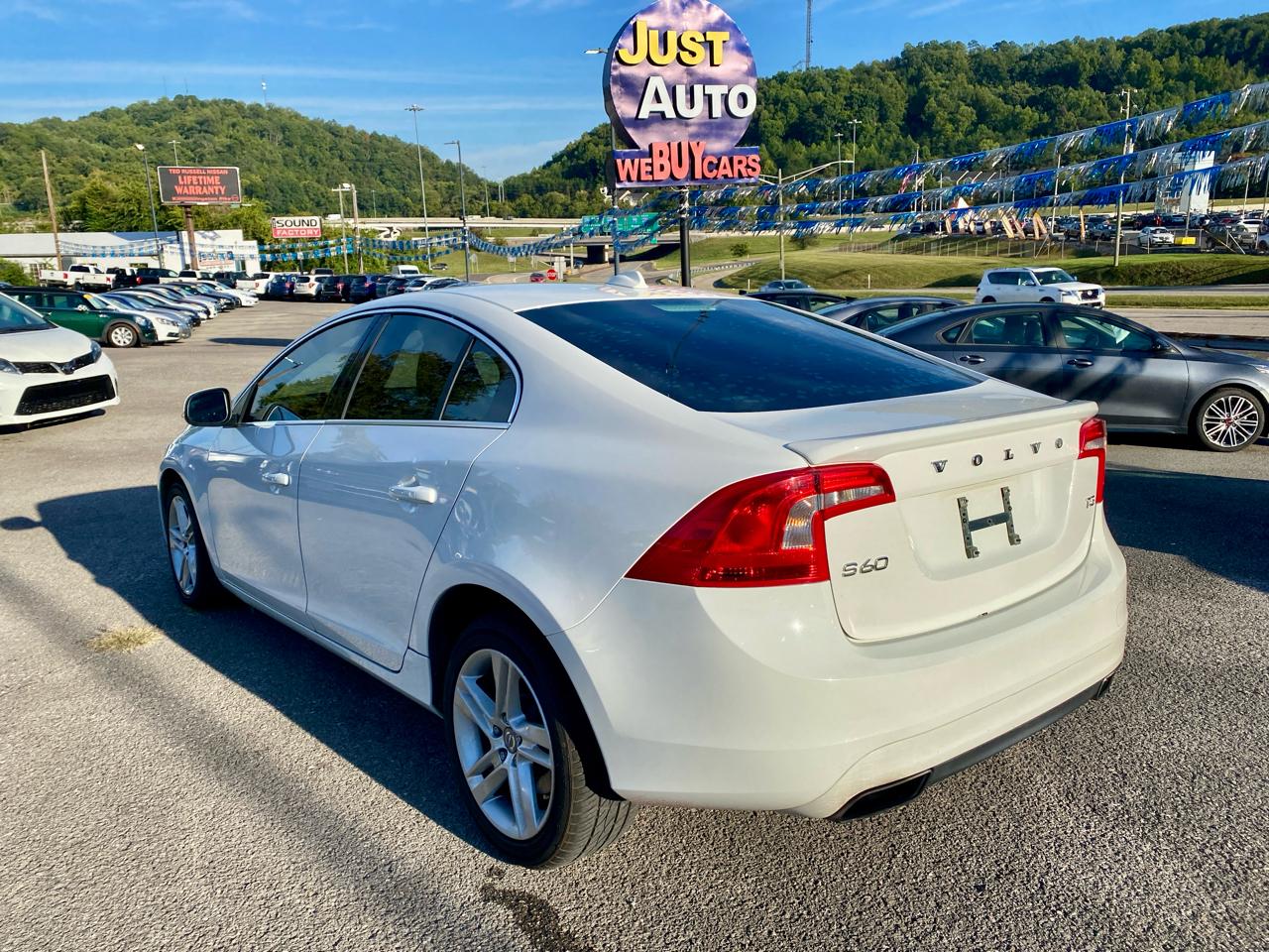 Volvo S60 2015.5 4dr Sdn T5 Drive-E Premier FWD 2015