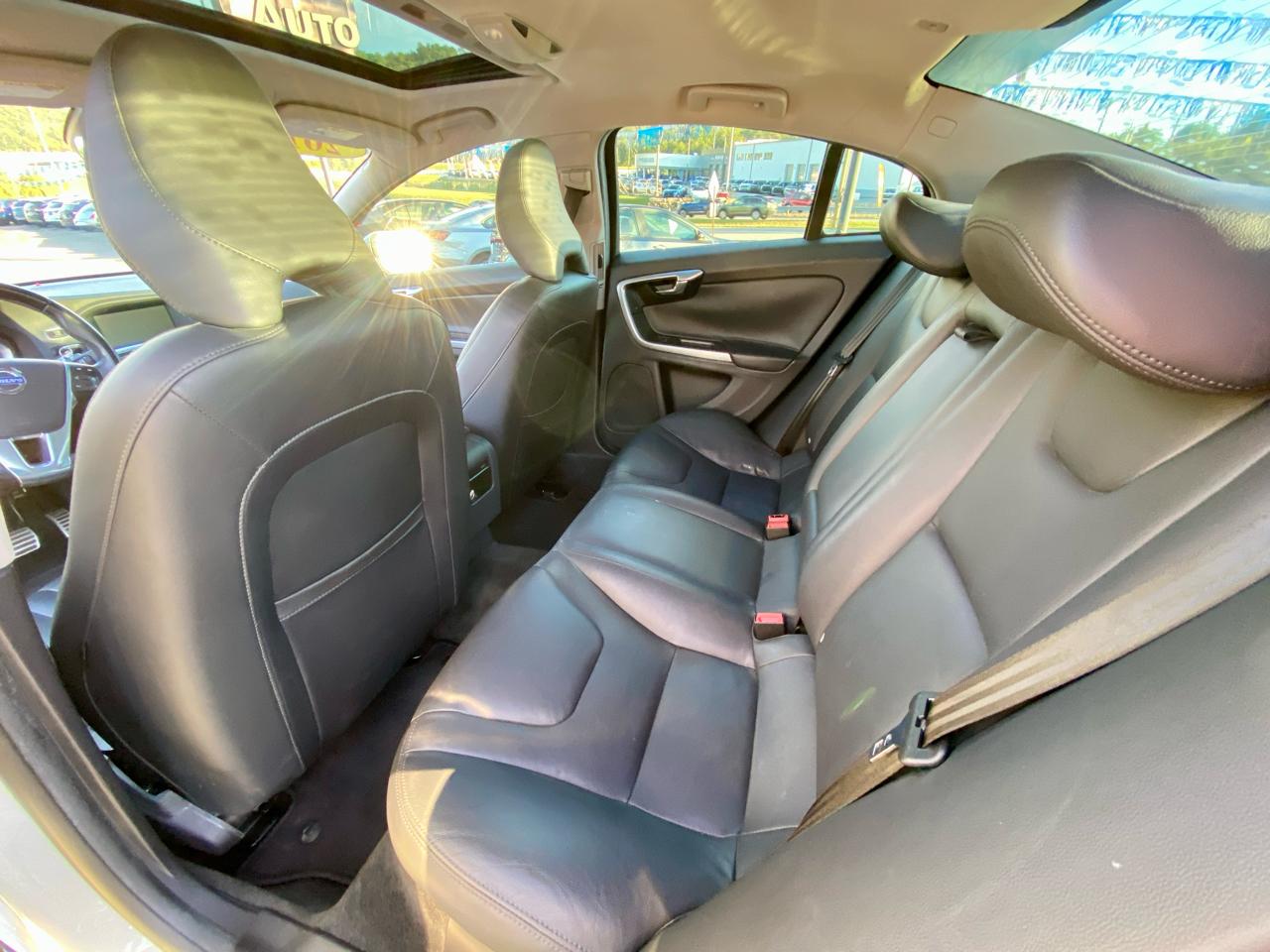 Volvo S60 2015.5 4dr Sdn T5 Drive-E Premier FWD 2015