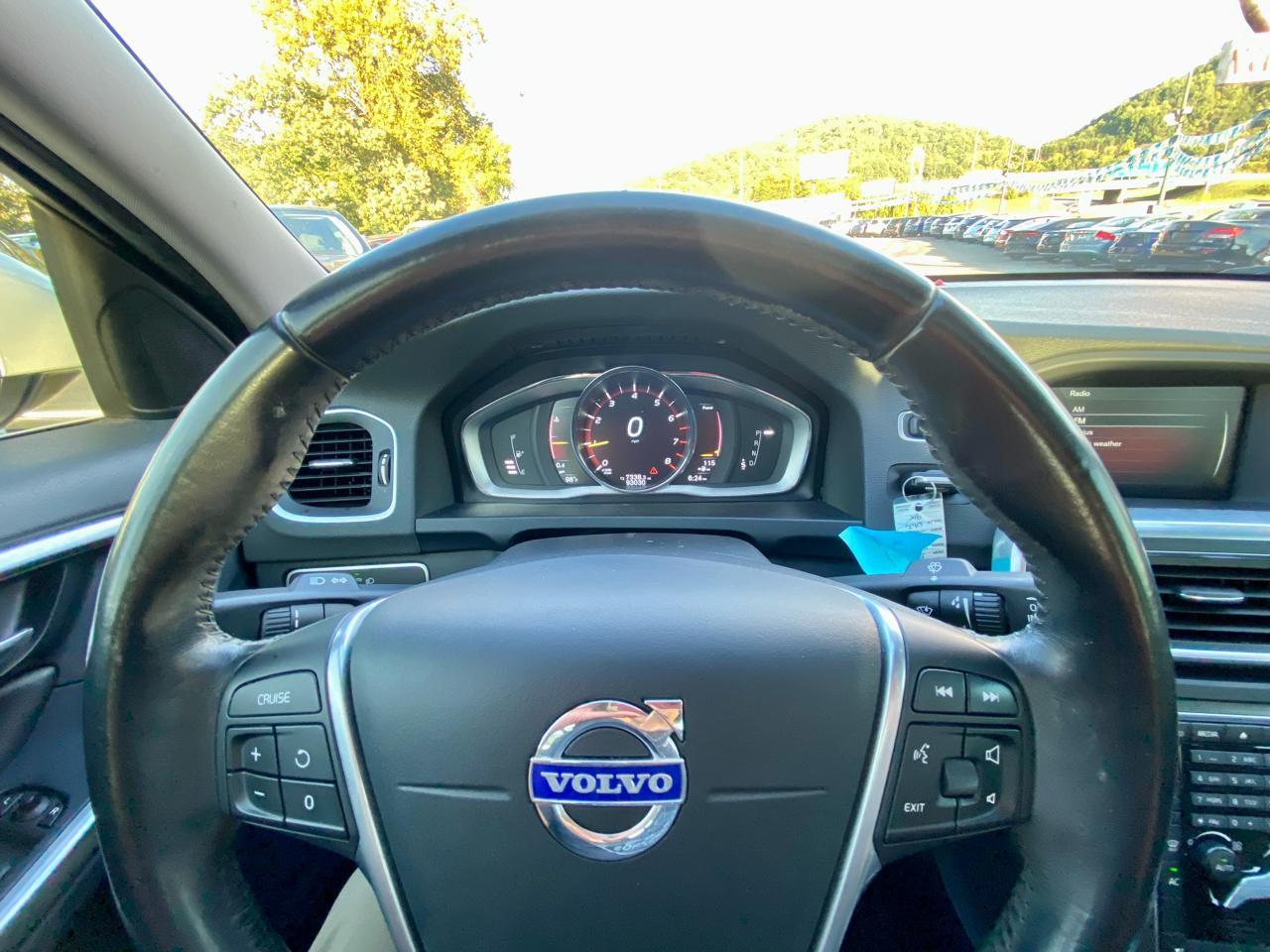Volvo S60 2015.5 4dr Sdn T5 Drive-E Premier FWD 2015