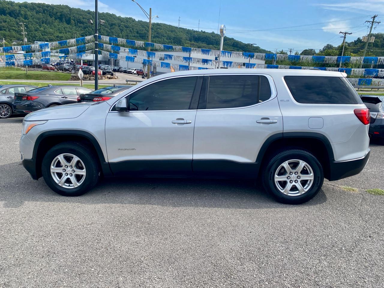 GMC Acadia FWD 4dr SLE w/SLE-1 2017