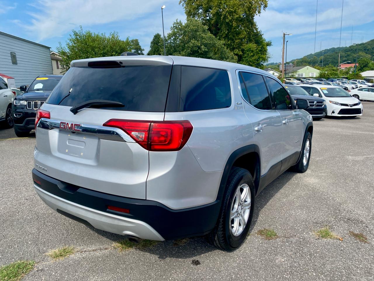 GMC Acadia FWD 4dr SLE w/SLE-1 2017