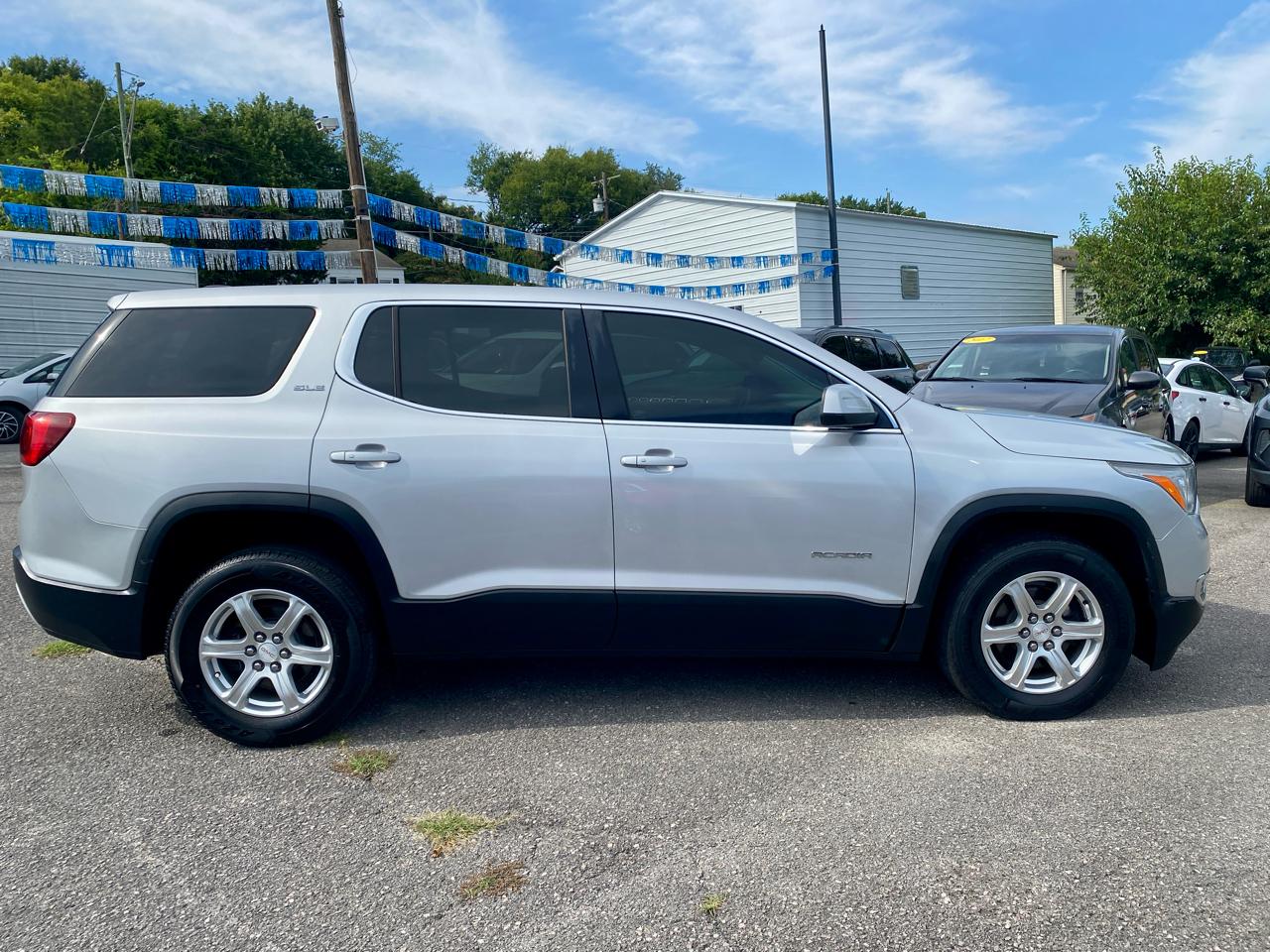 GMC Acadia FWD 4dr SLE w/SLE-1 2017