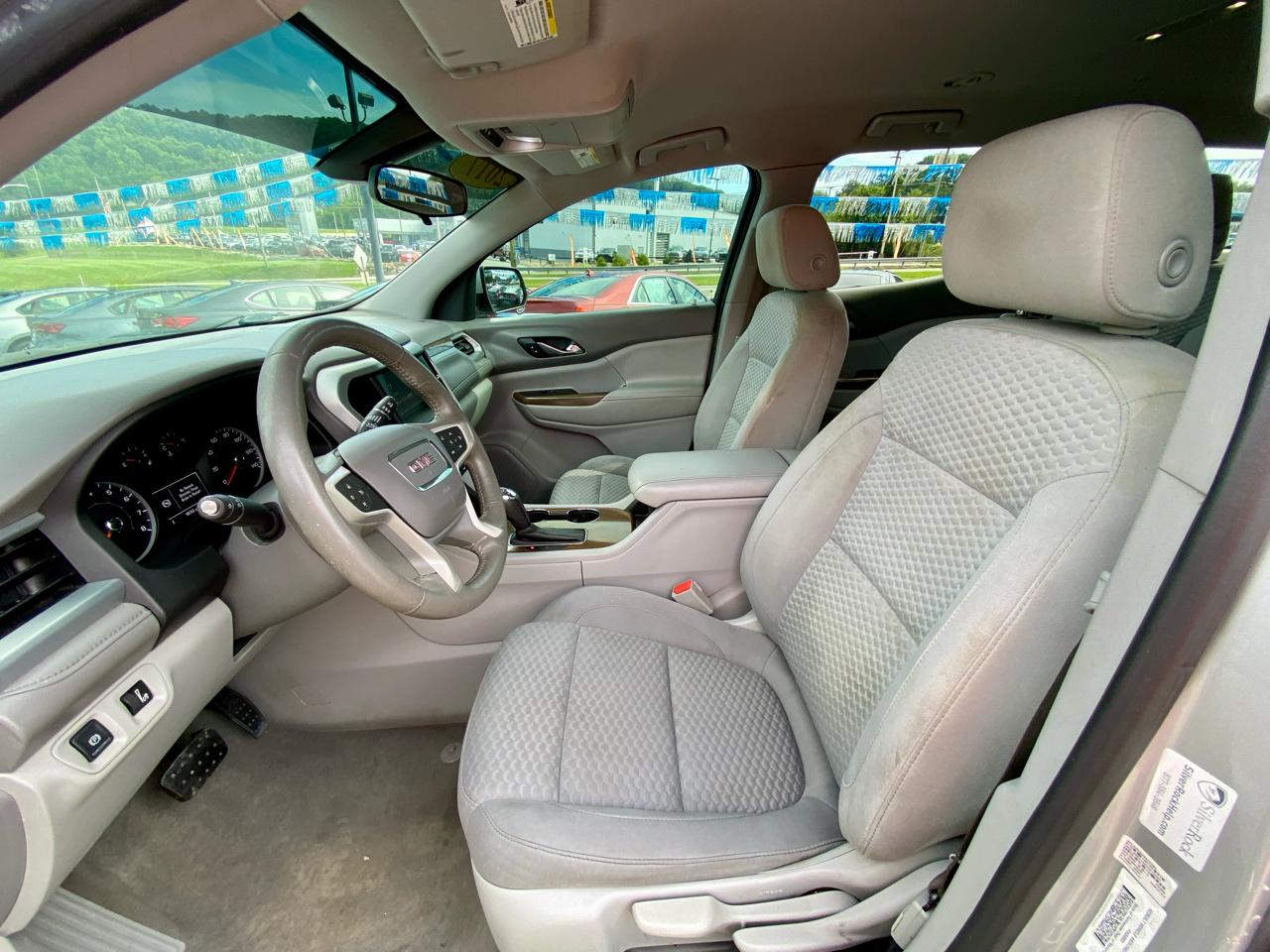 GMC Acadia FWD 4dr SLE w/SLE-1 2017