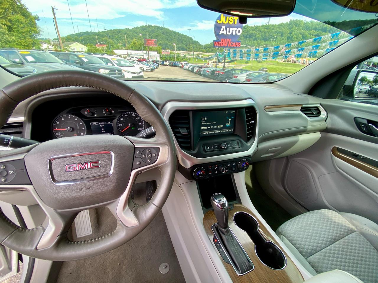 GMC Acadia FWD 4dr SLE w/SLE-1 2017