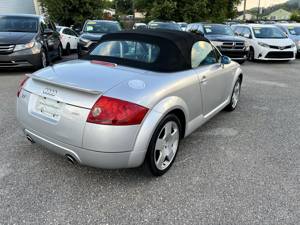 Audi TT 2dr Roadster Quattro 6-Spd 2002