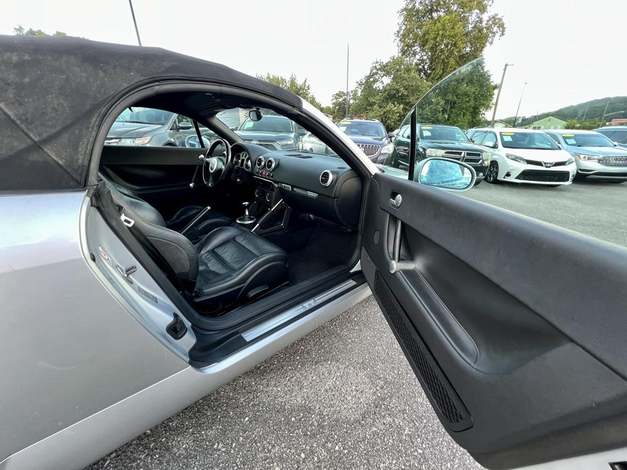 Audi TT 2dr Roadster Quattro 6-Spd 2002