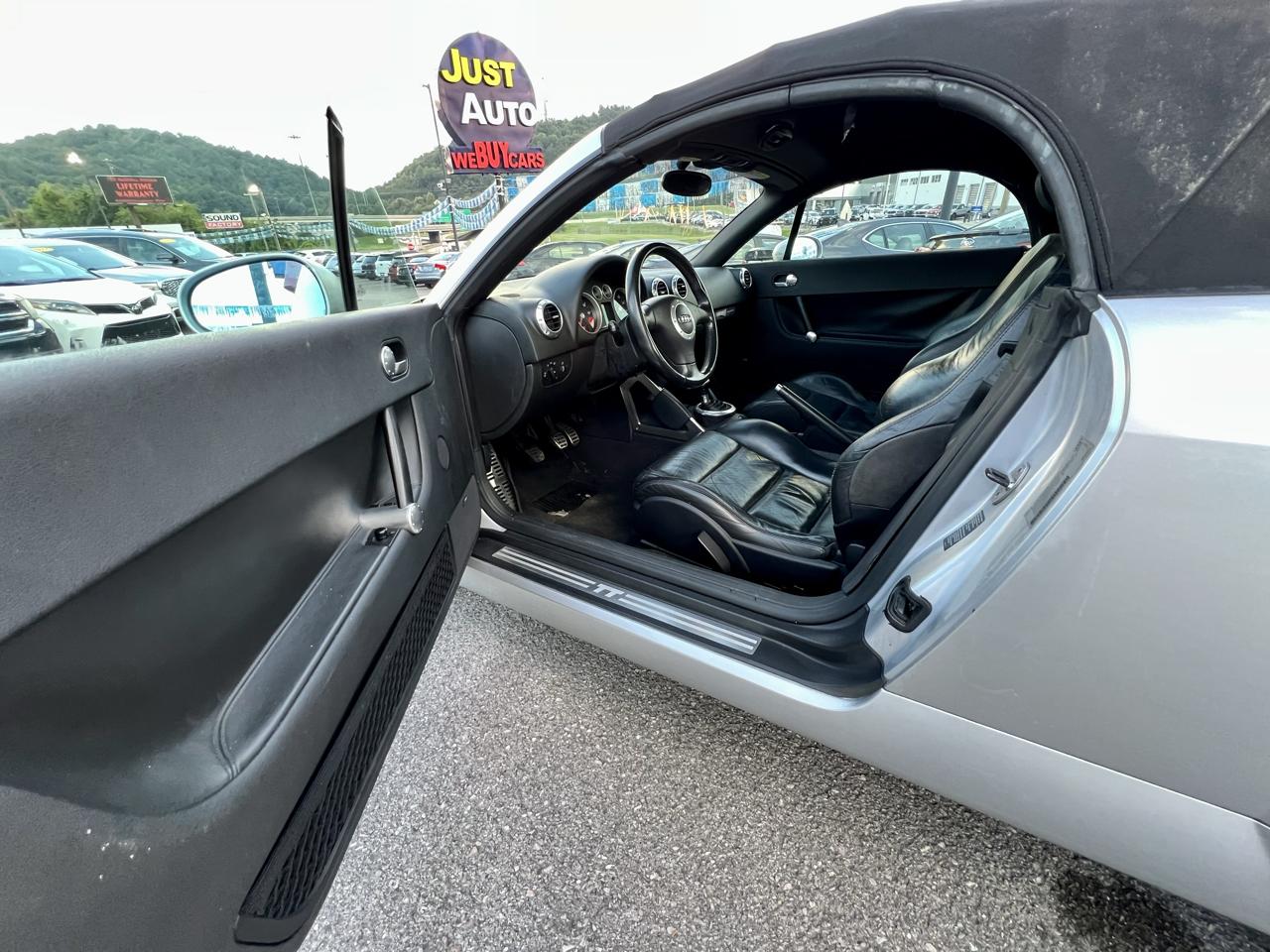 Audi TT 2dr Roadster Quattro 6-Spd 2002