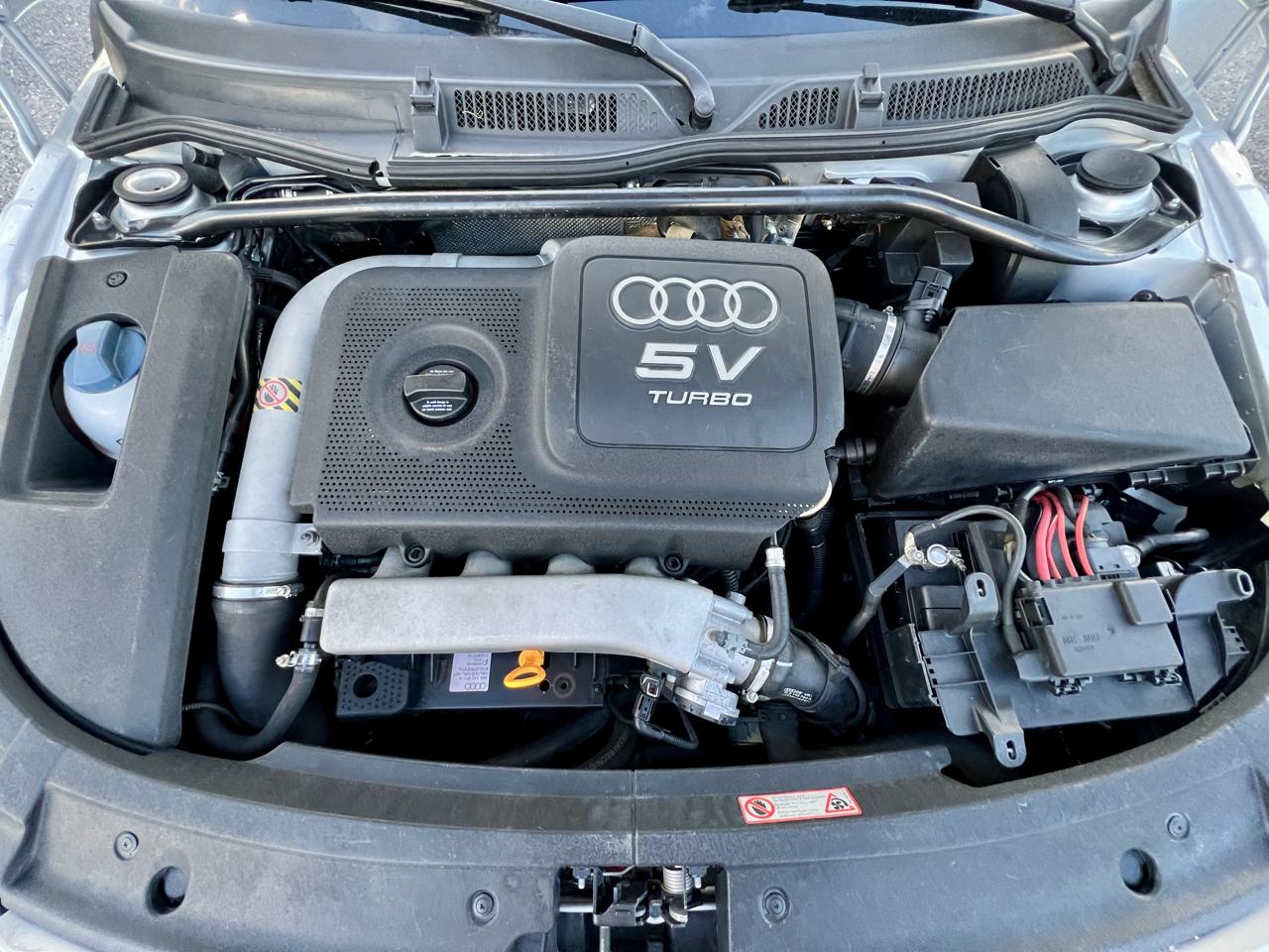 Audi TT 2dr Roadster Quattro 6-Spd 2002