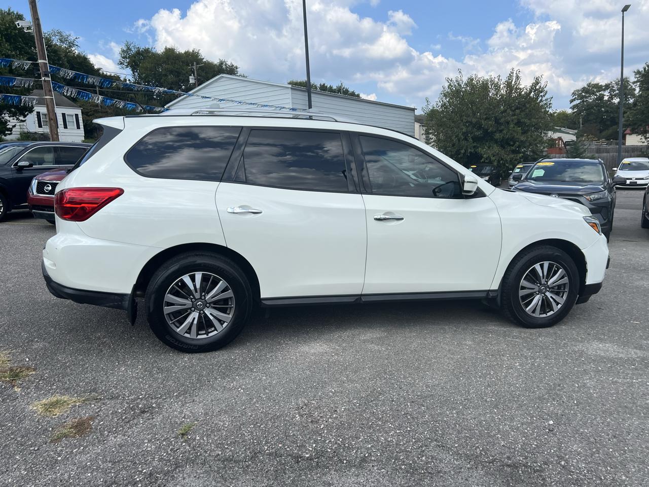 Nissan Pathfinder FWD SV 2017