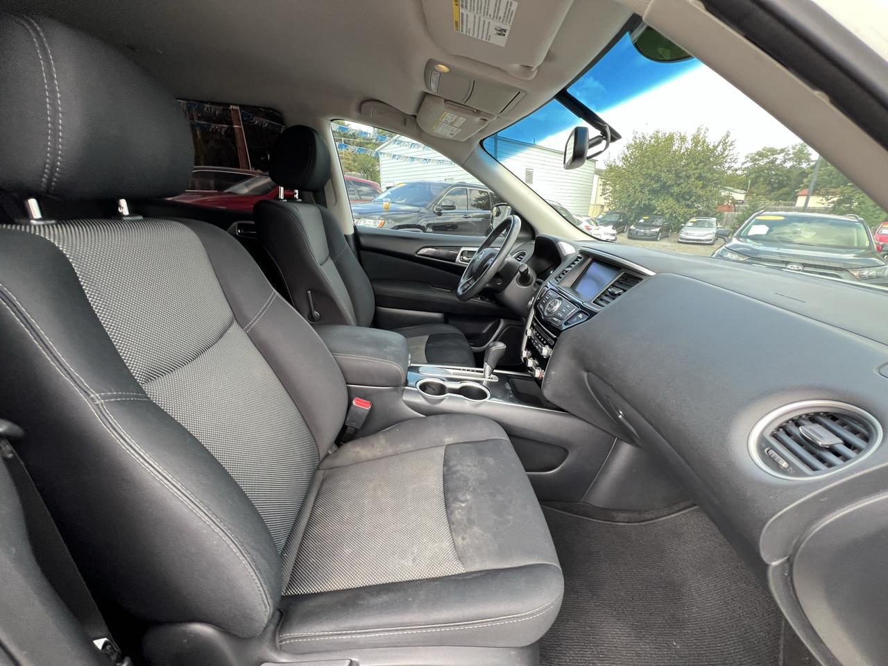 Nissan Pathfinder FWD SV 2017