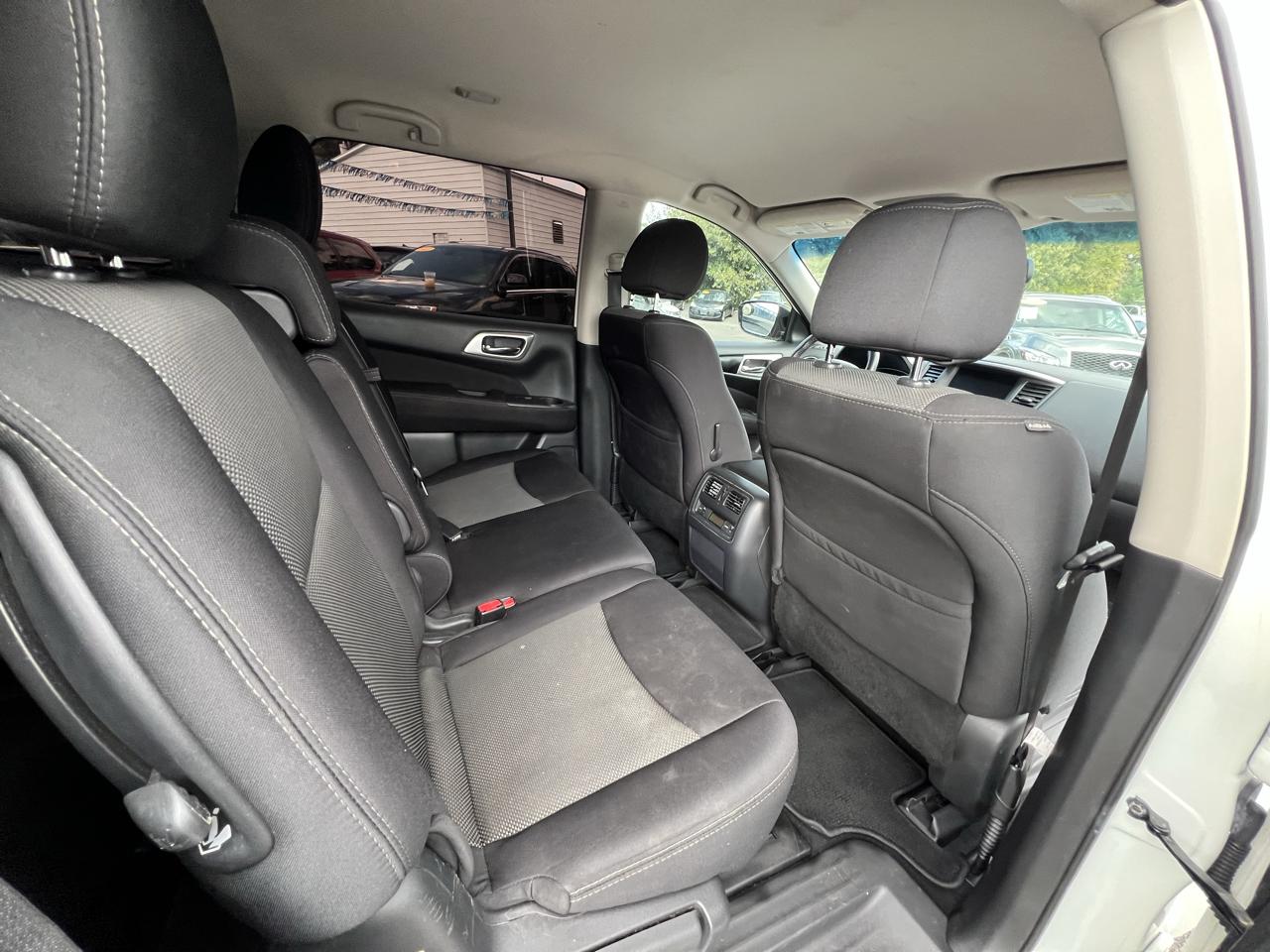 Nissan Pathfinder FWD SV 2017