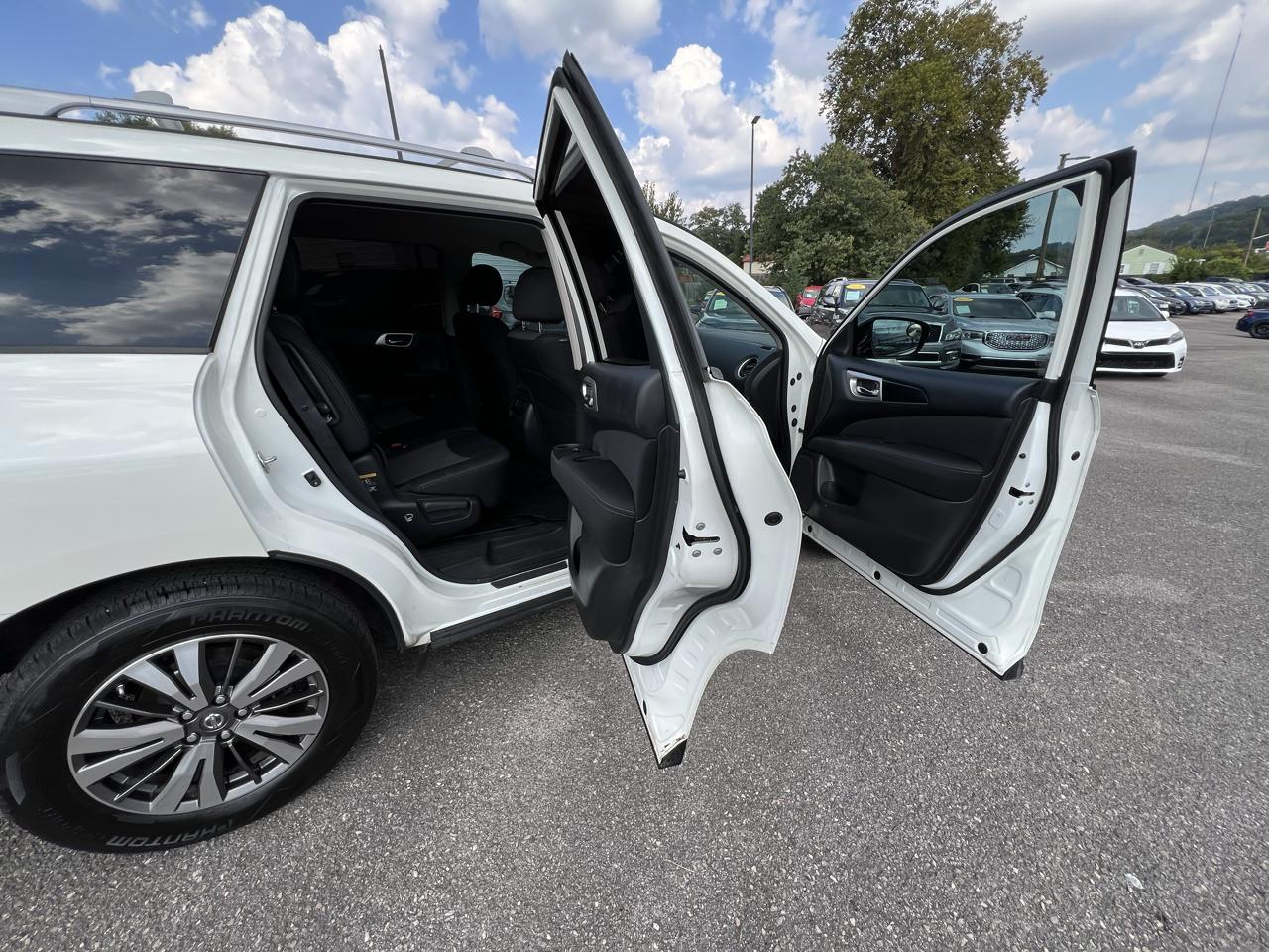 Nissan Pathfinder FWD SV 2017