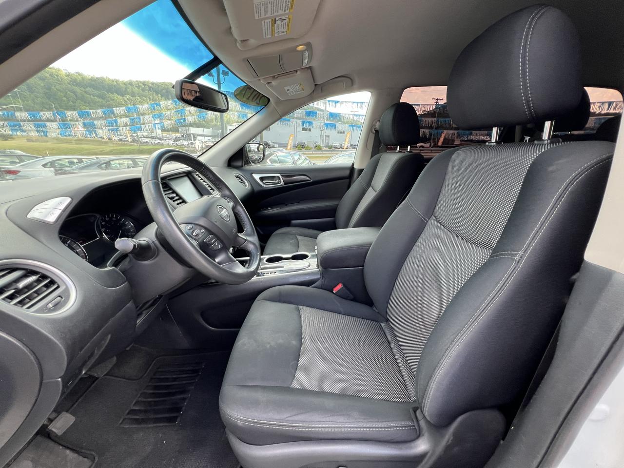 Nissan Pathfinder FWD SV 2017