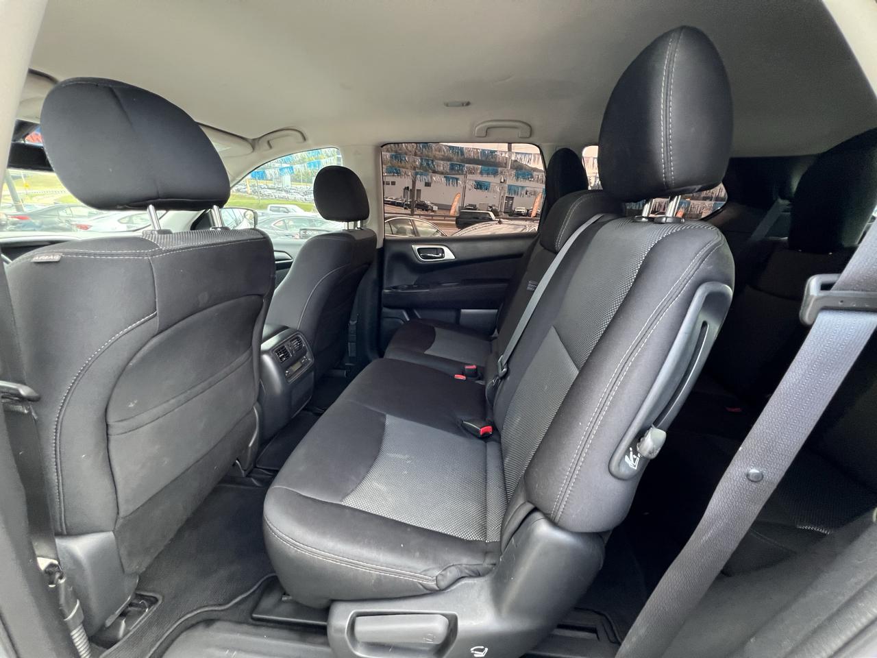 Nissan Pathfinder FWD SV 2017