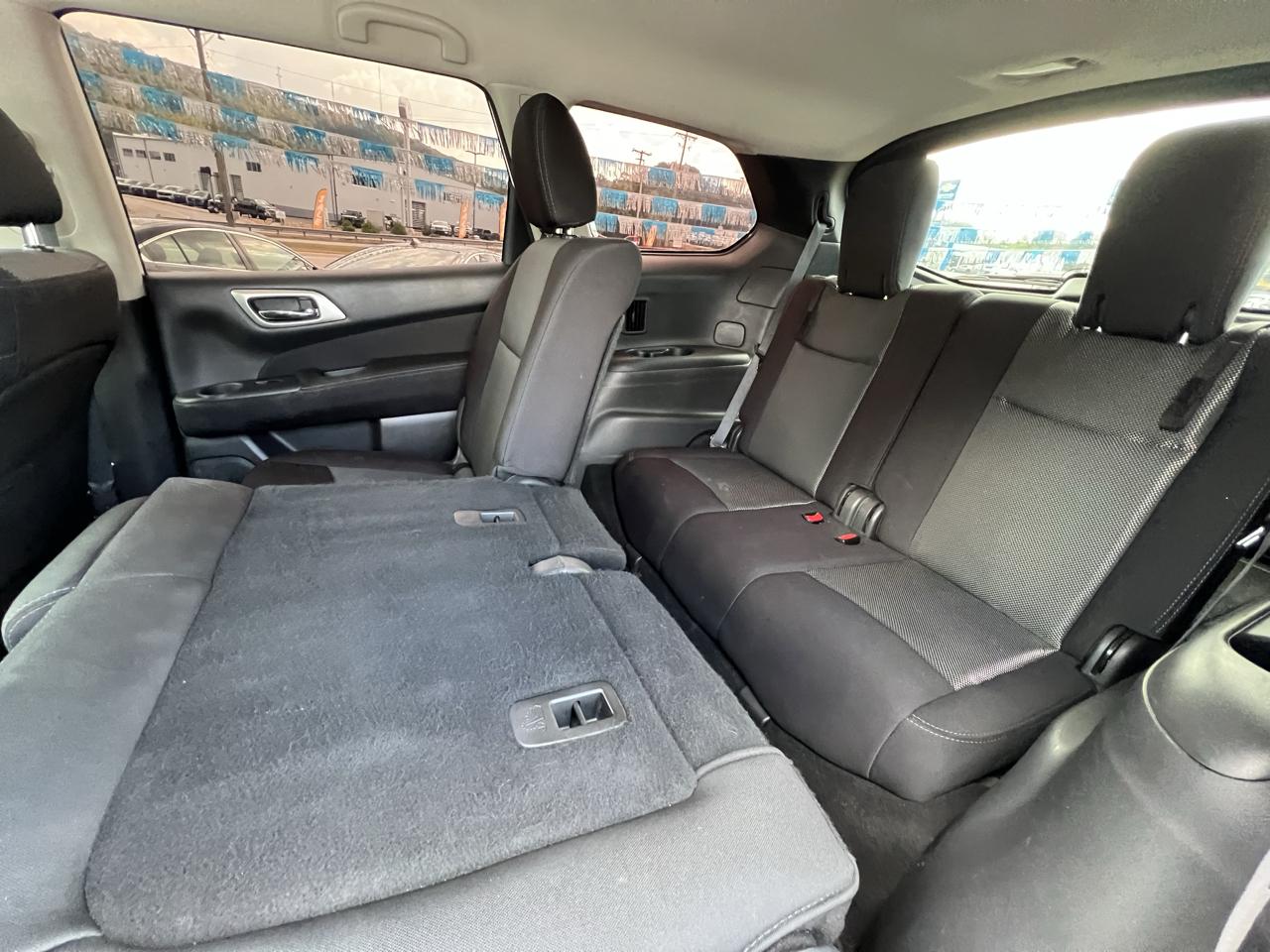Nissan Pathfinder FWD SV 2017