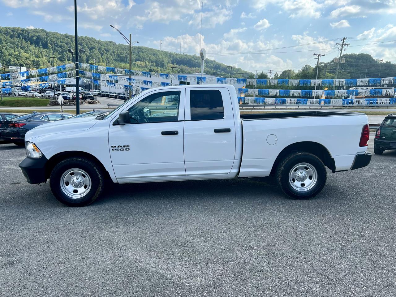 RAM 1500 Tradesman 4x2 Quad Cab 6'4" Box 2018