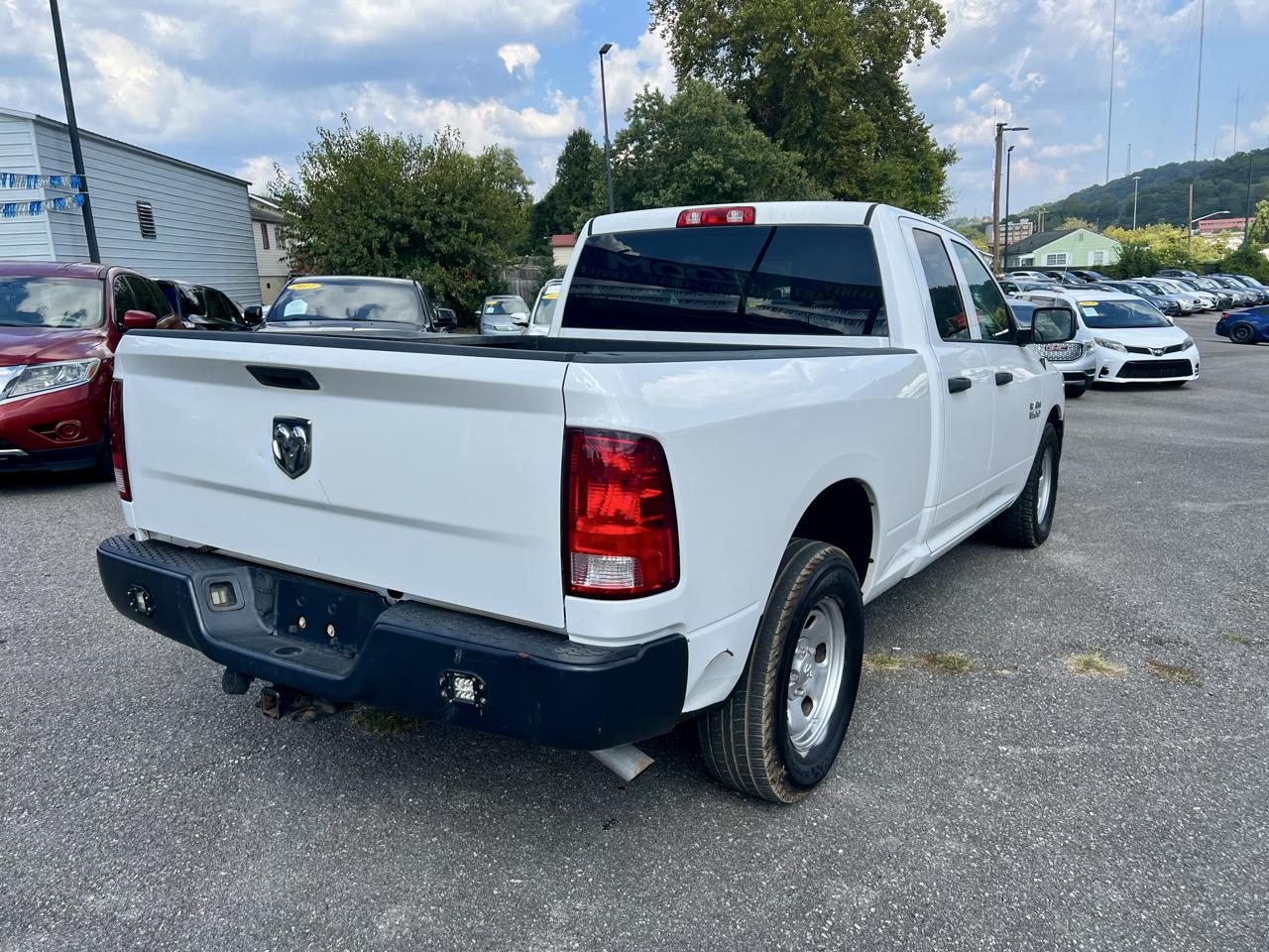 RAM 1500 Tradesman 4x2 Quad Cab 6'4" Box 2018