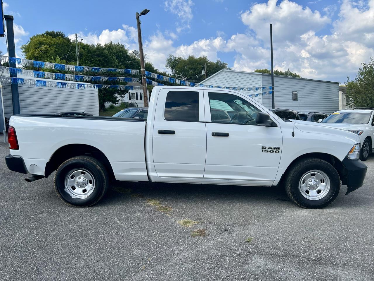 RAM 1500 Tradesman 4x2 Quad Cab 6'4" Box 2018
