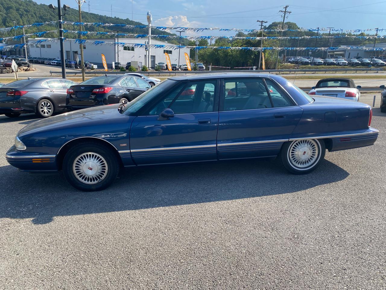 Oldsmobile 98 Regency Elite 4dr Sedan Series I - R7B 1995