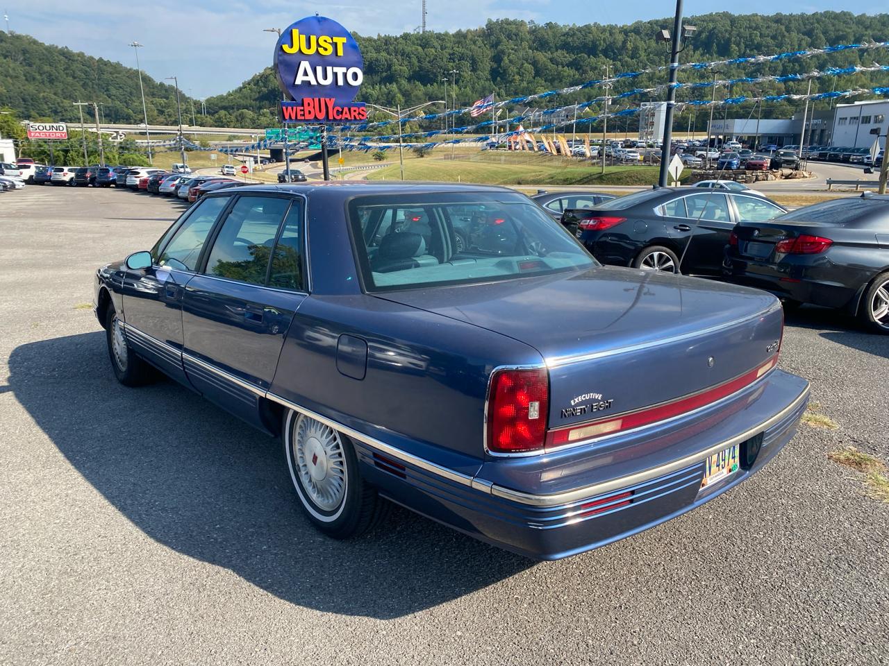 Oldsmobile 98 Regency Elite 4dr Sedan Series I - R7B 1995