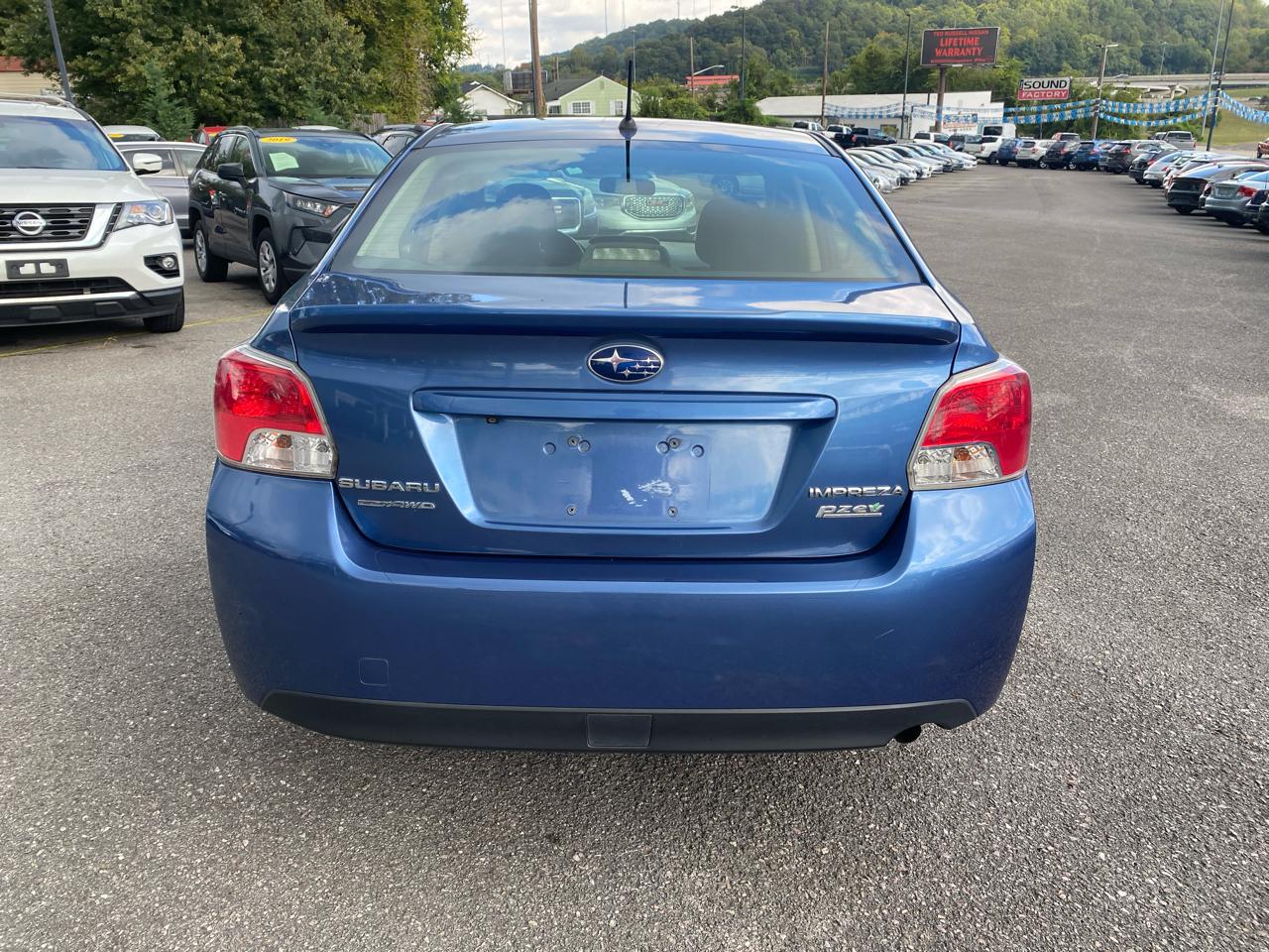 Subaru Impreza Sedan 4dr CVT 2.0i Premium 2015