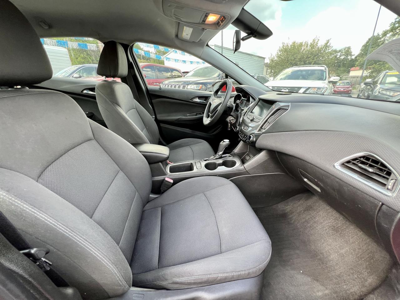 Chevrolet Cruze 4dr Sdn LT 2019