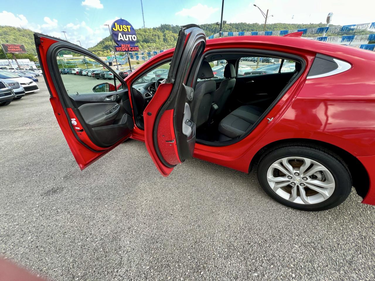 Chevrolet Cruze 4dr Sdn LT 2019