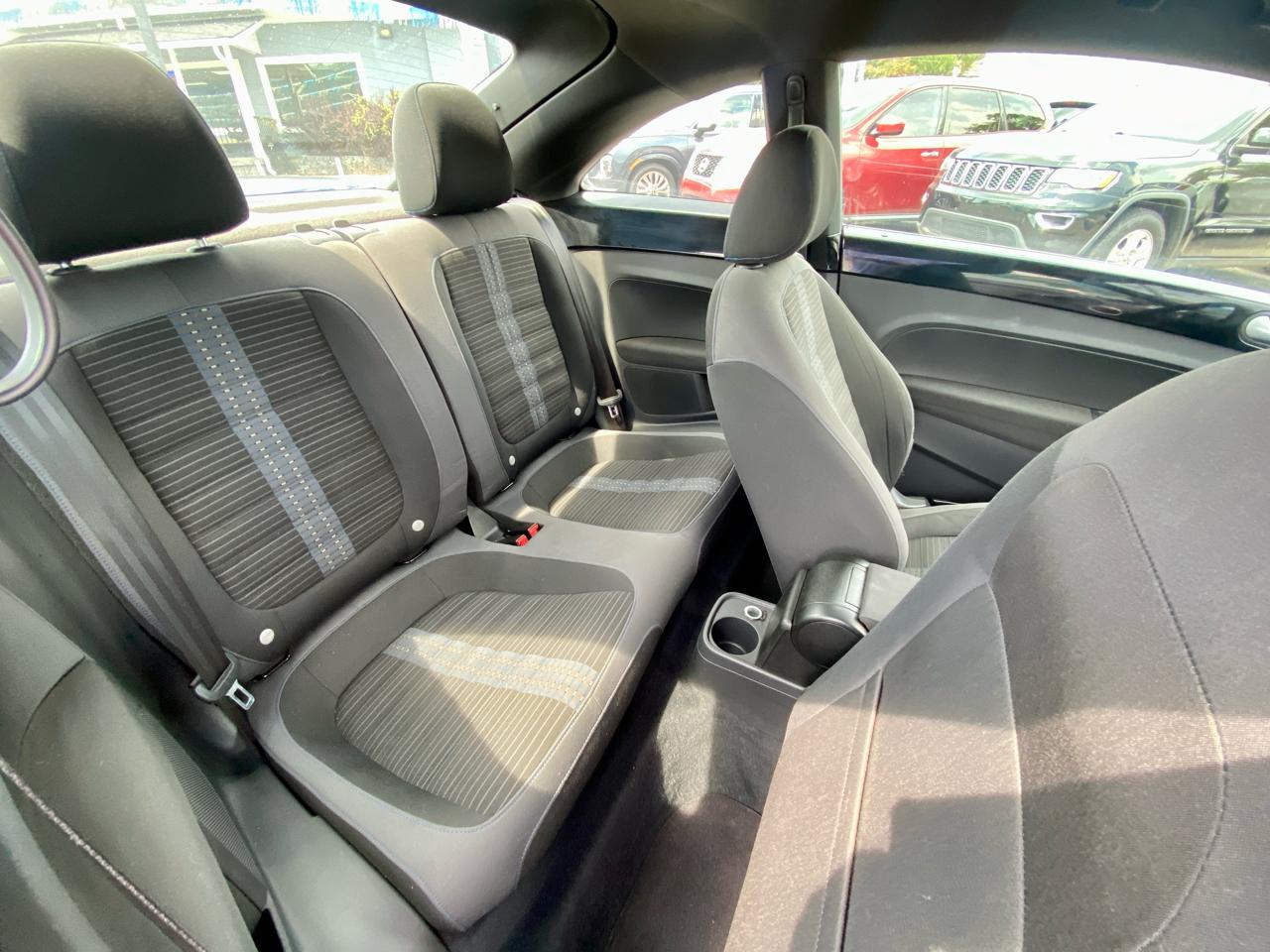 Volkswagen Beetle photo 10