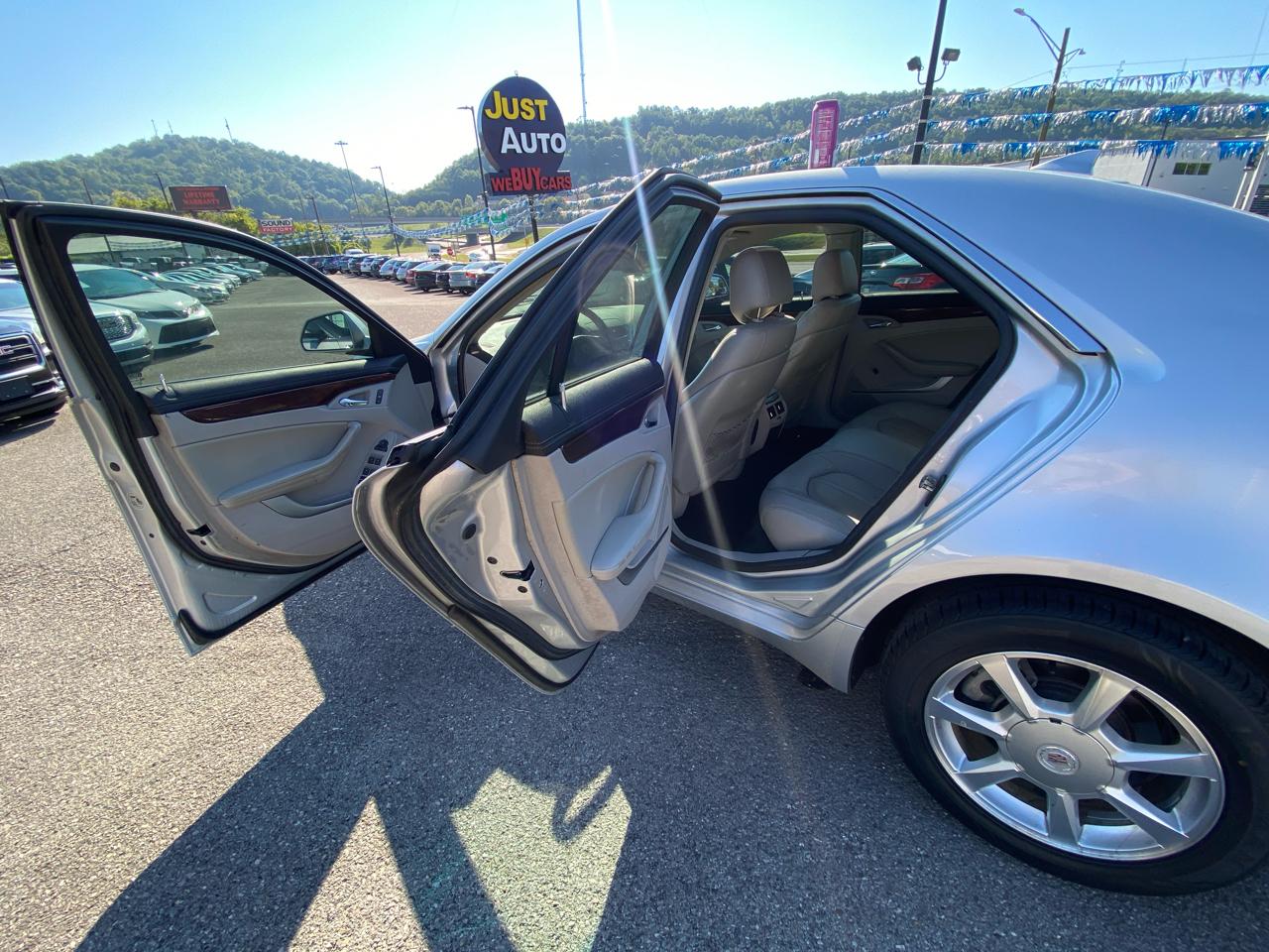 Cadillac CTS 4dr Sdn RWD w/1SB 2009