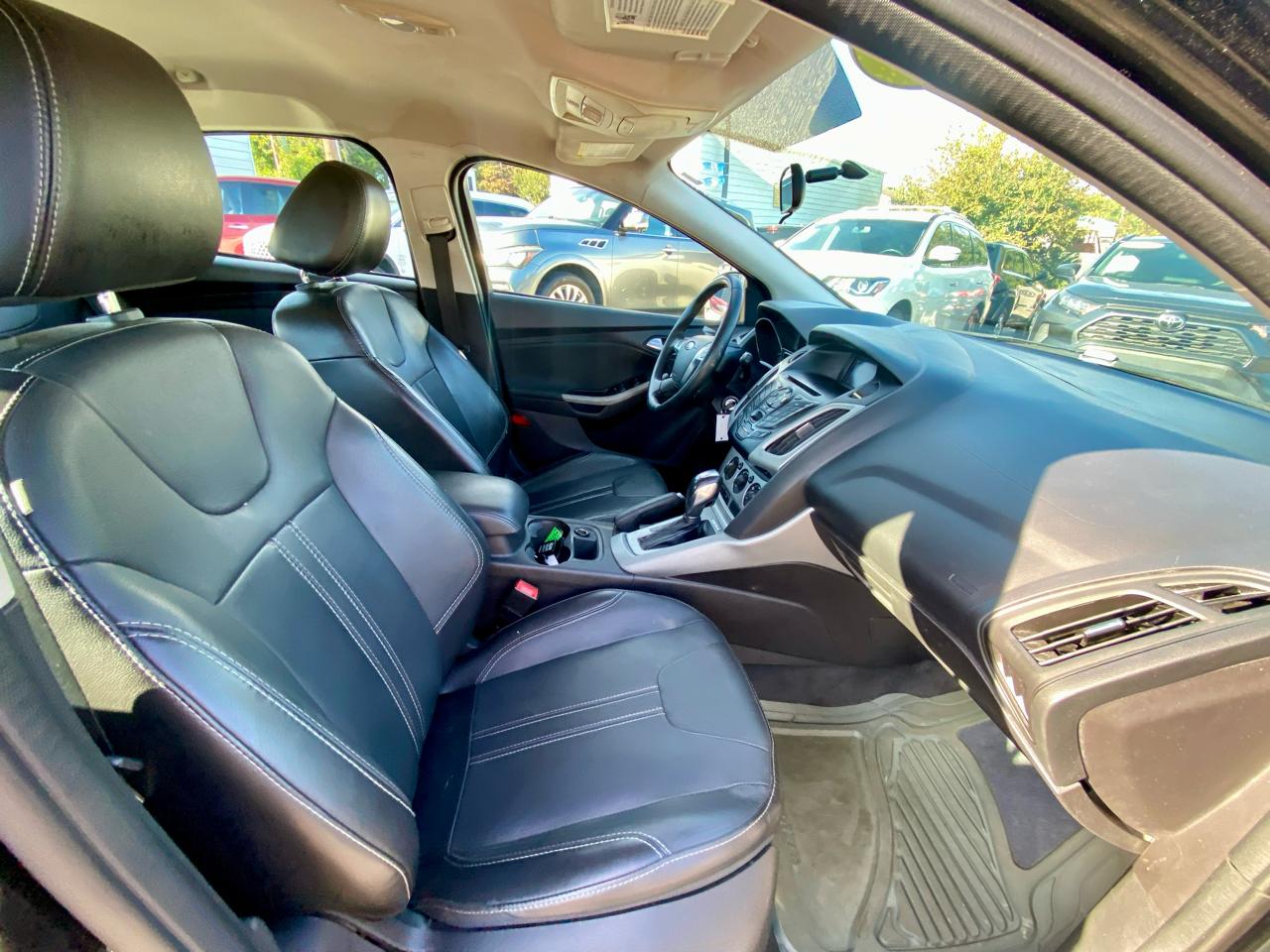 Ford Focus 5dr HB SE 2014