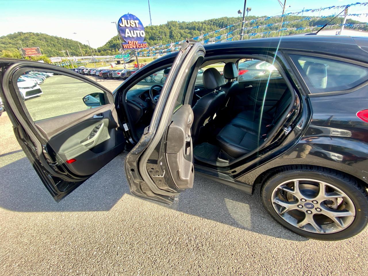 Ford Focus 5dr HB SE 2014
