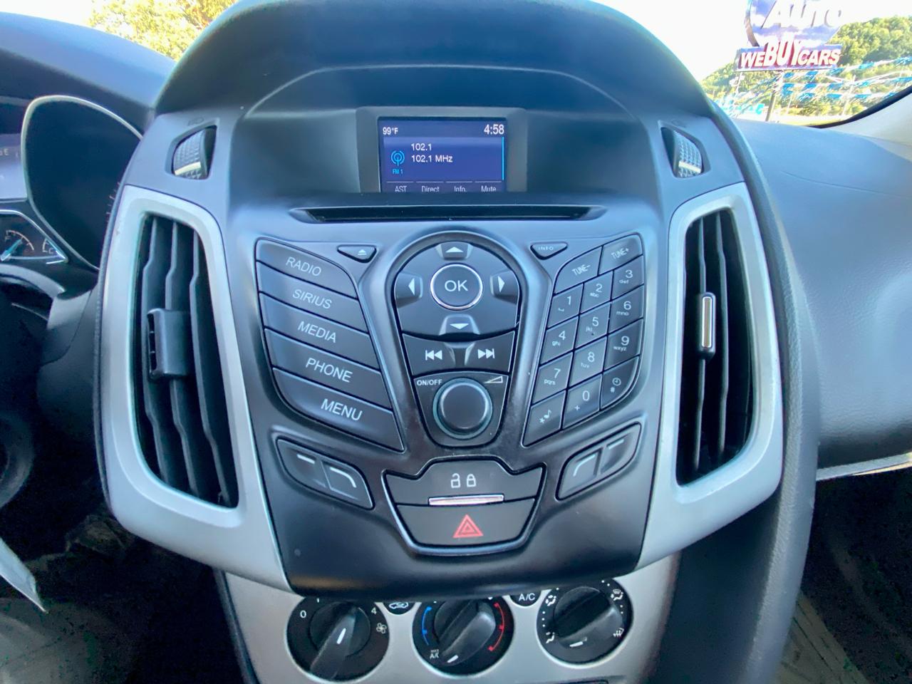 Ford Focus 5dr HB SE 2014