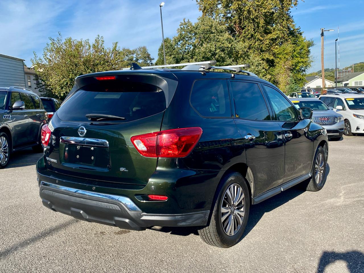 Nissan Pathfinder FWD SL 2019