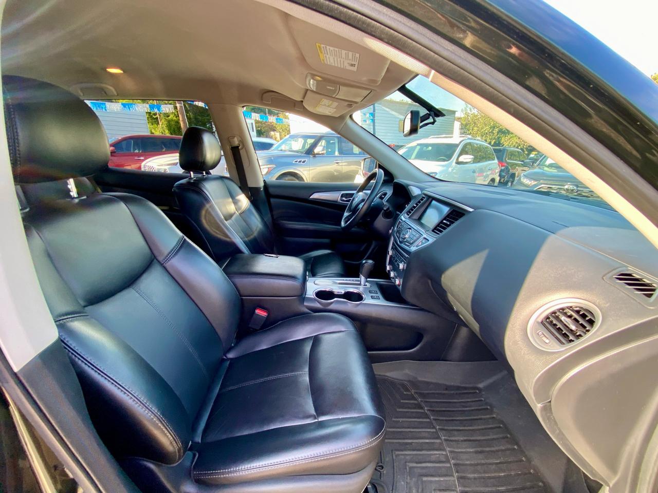 Nissan Pathfinder FWD SL 2019