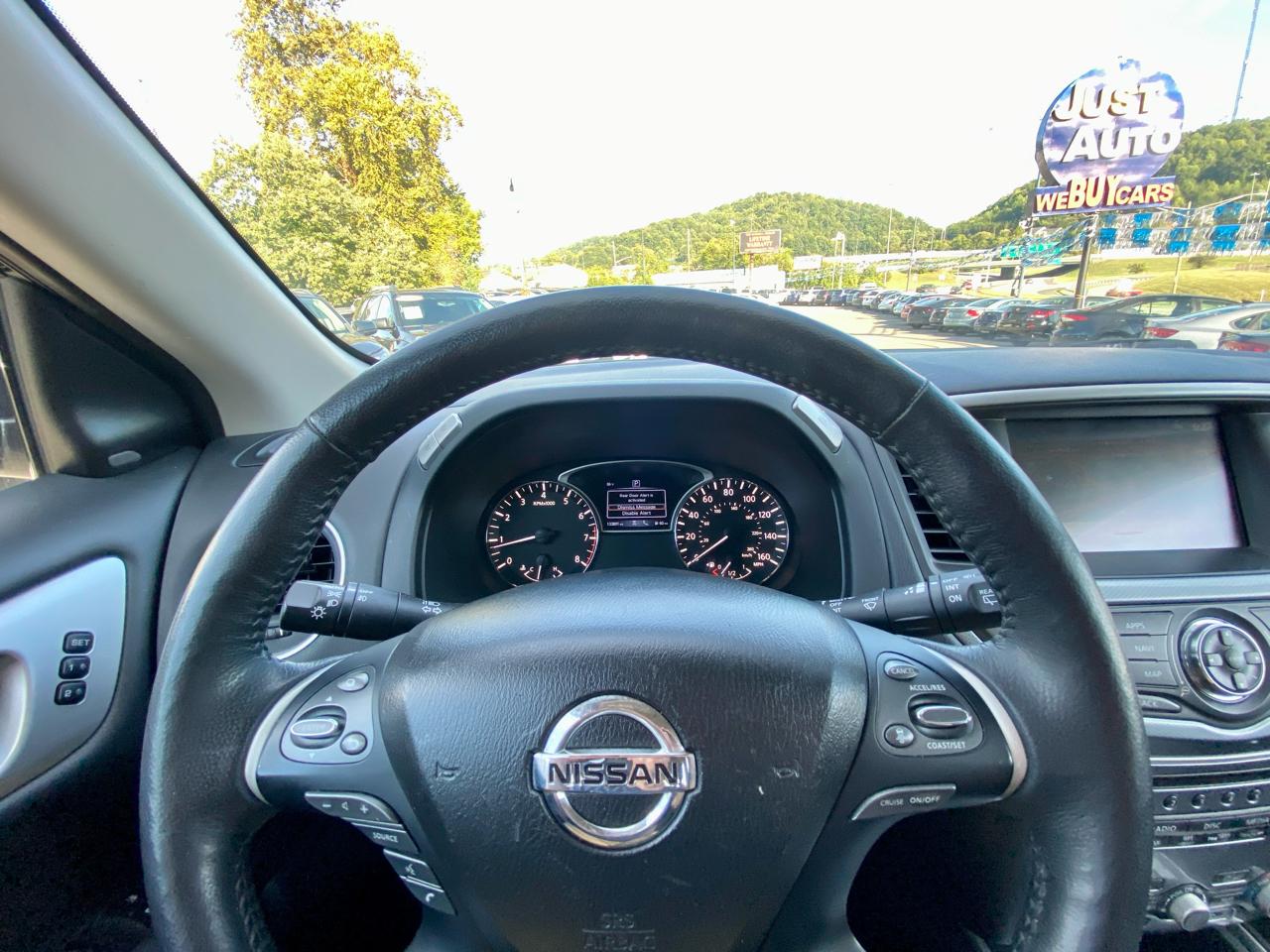 Nissan Pathfinder FWD SL 2019