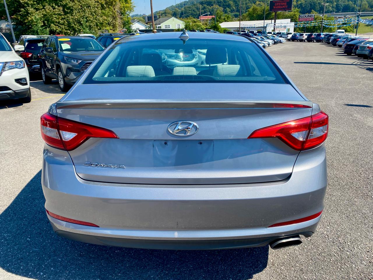 Hyundai Sonata 4dr Sdn 2.4L SE PZEV 2015