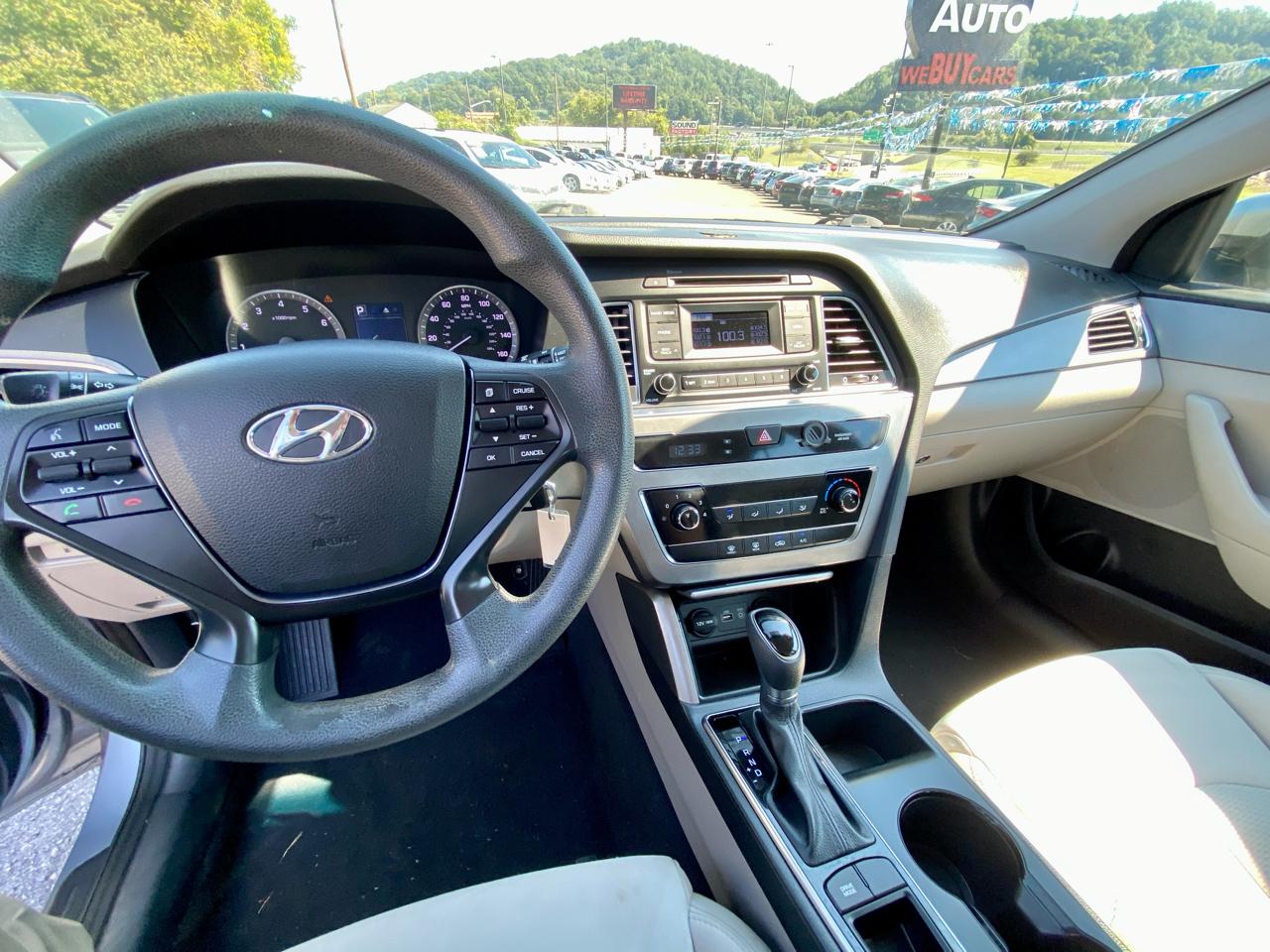 Hyundai Sonata 4dr Sdn 2.4L SE PZEV 2015