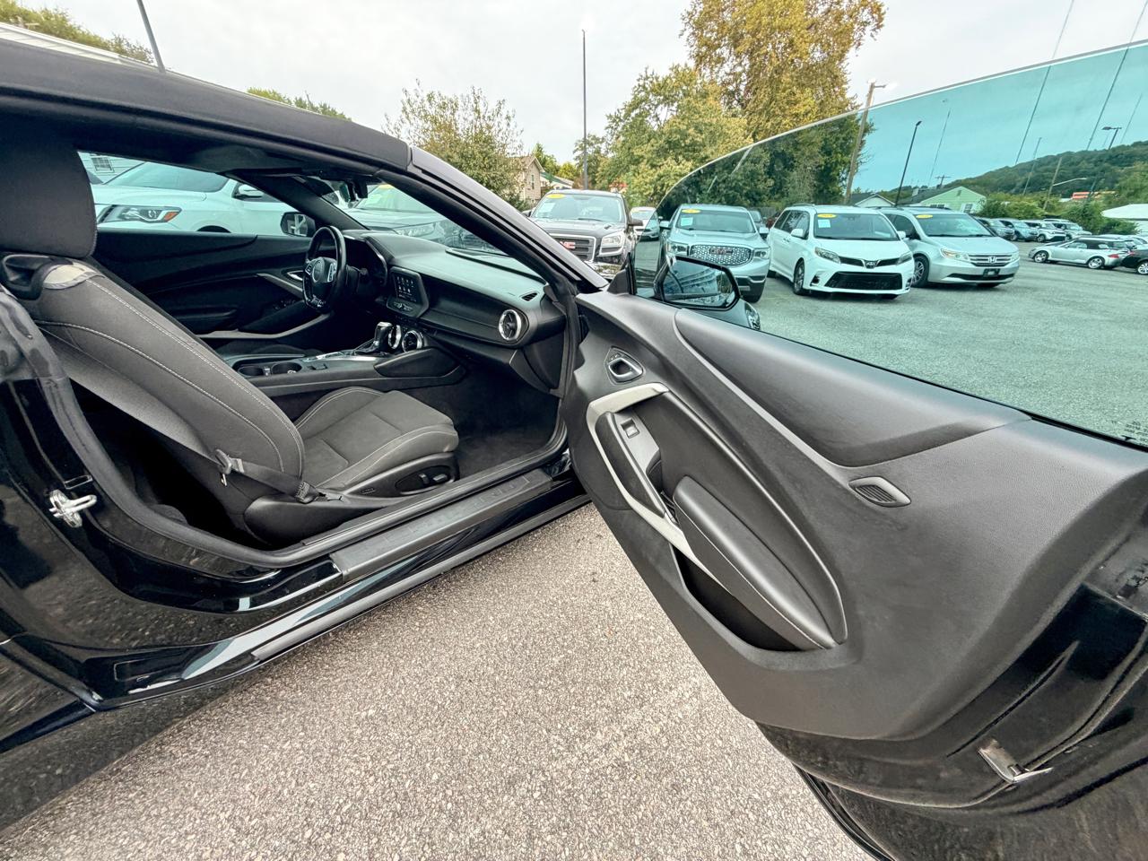 Chevrolet Camaro 2dr Conv 1LT 2019