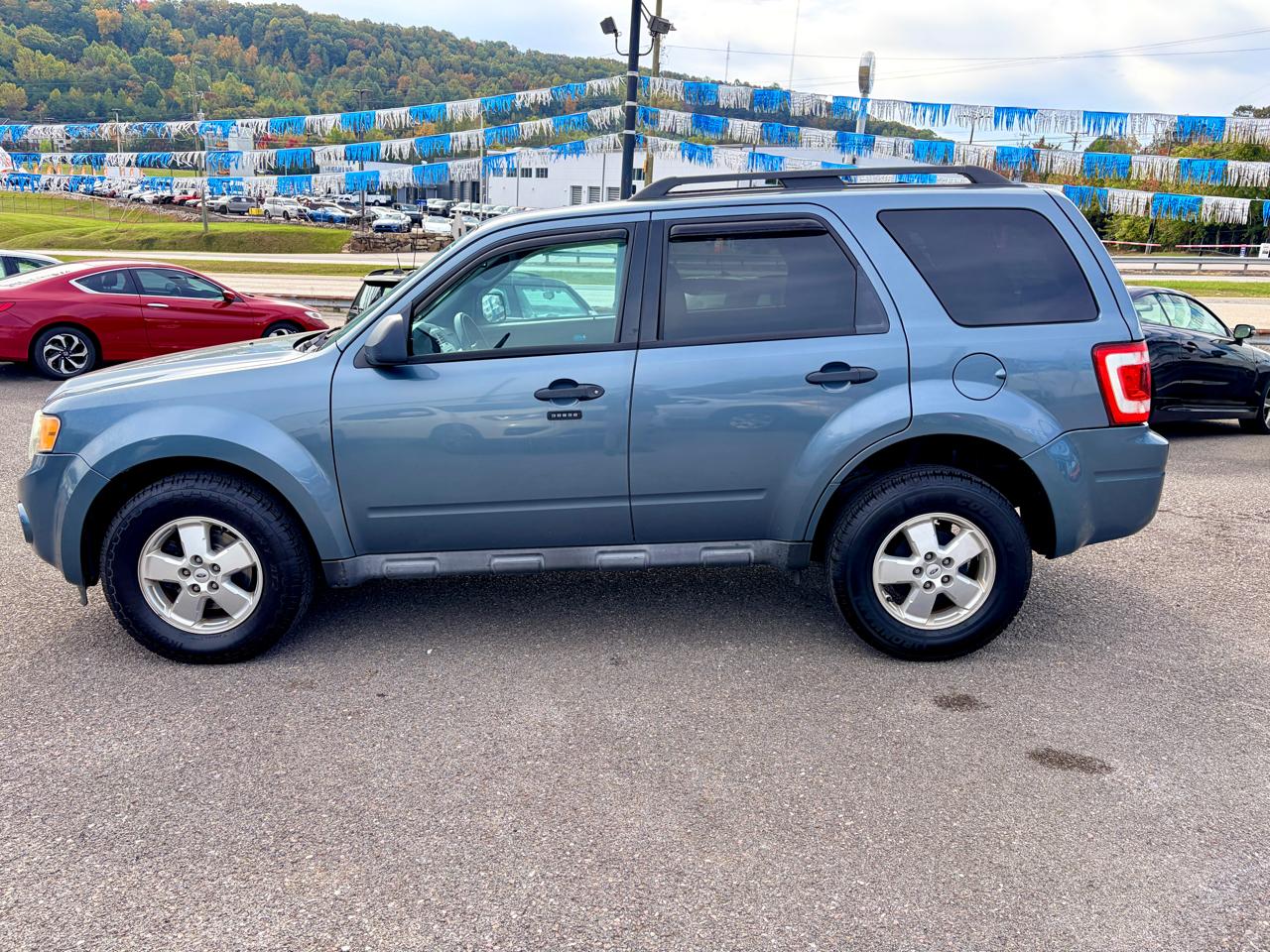 Ford Escape 4WD 4dr XLT 2010