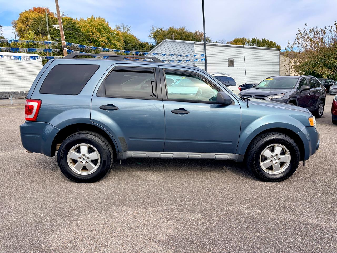 Ford Escape 4WD 4dr XLT 2010