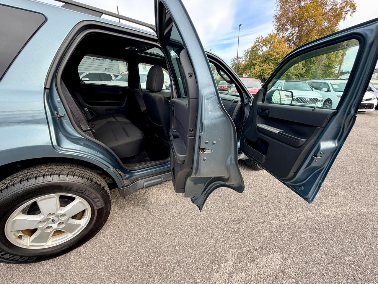 Ford Escape 4WD 4dr XLT 2010