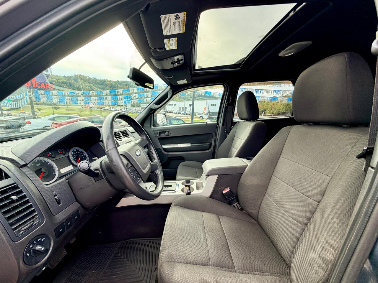 Ford Escape 4WD 4dr XLT 2010