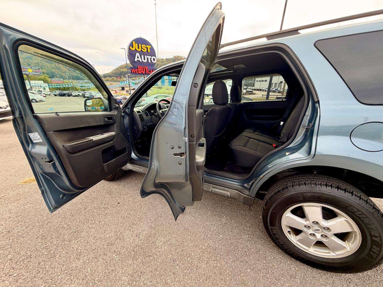 Ford Escape 4WD 4dr XLT 2010