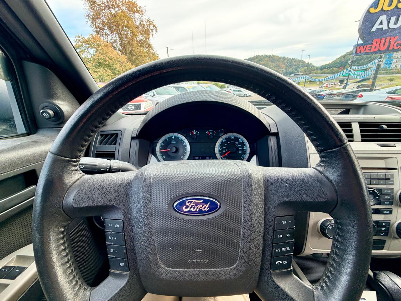 Ford Escape 4WD 4dr XLT 2010