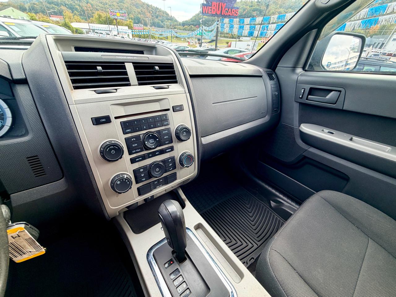 Ford Escape 4WD 4dr XLT 2010