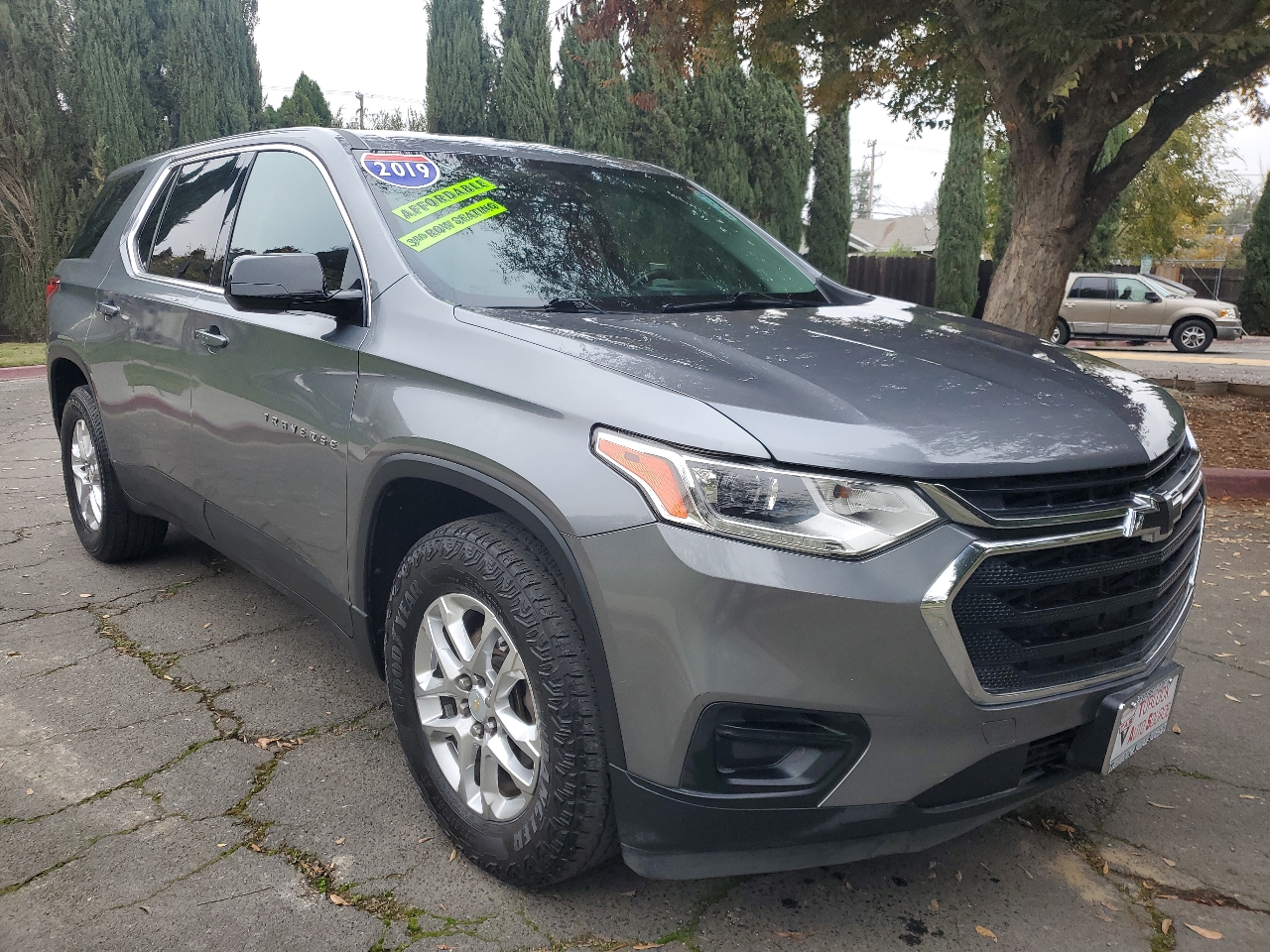 2019 Chevrolet Traverse LS photo 3
