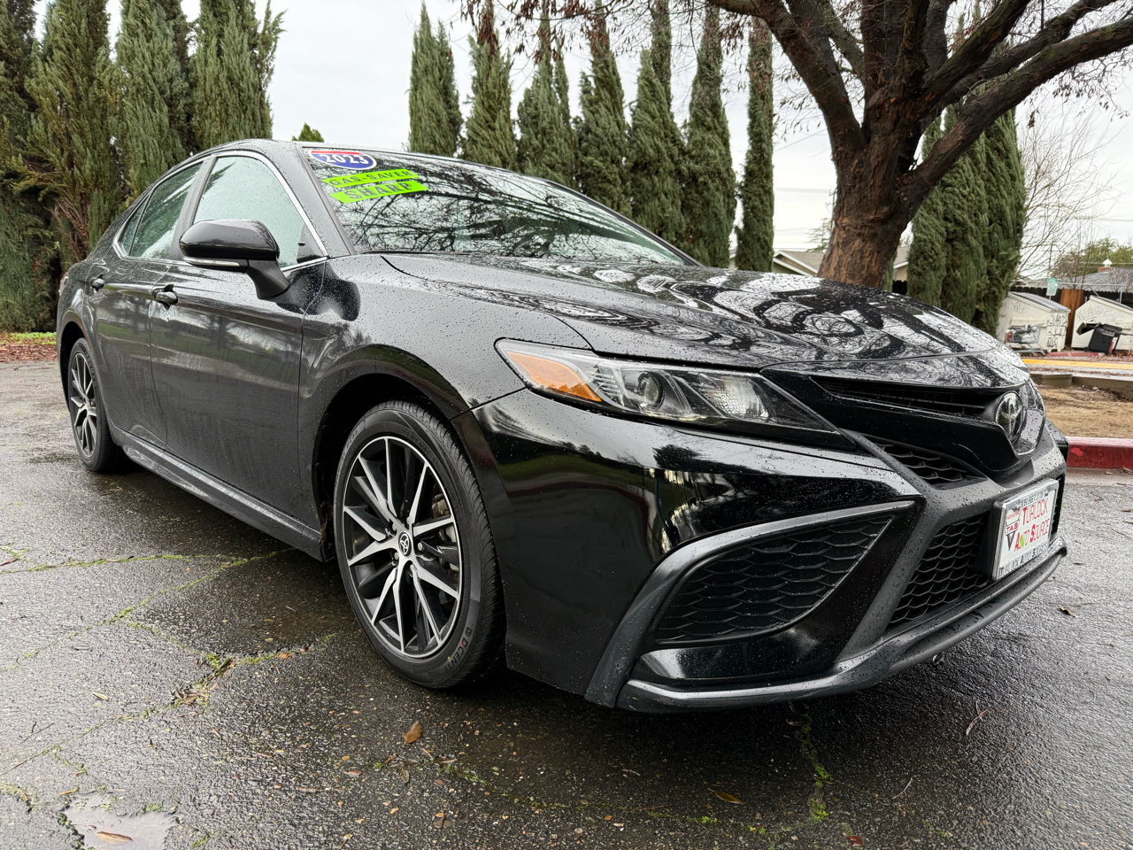 Toyota Camry SE 2023